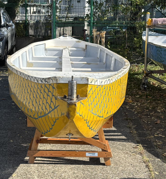 チームのドラゴンボートの写真